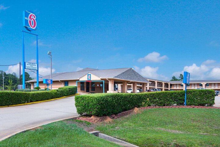 Motel 6 Marshall TX
