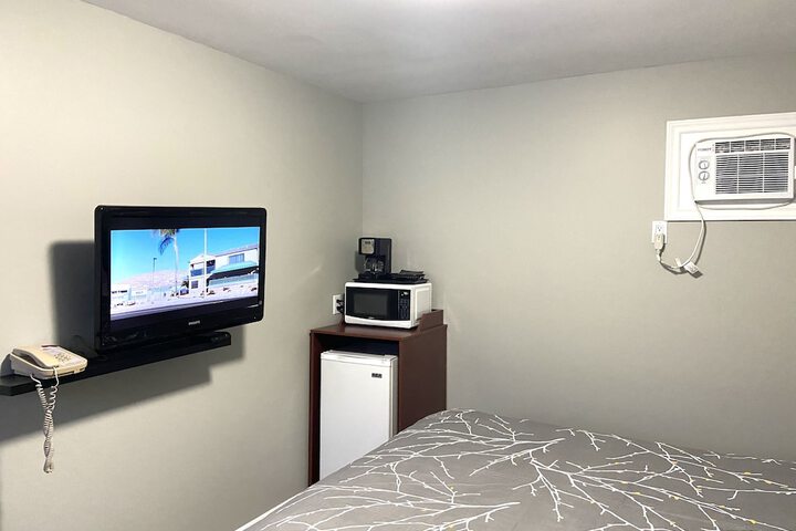 Room 66 of 94