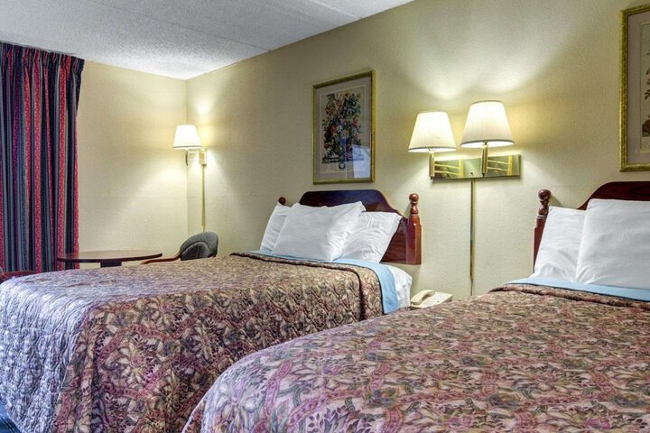 Room 14 of 18