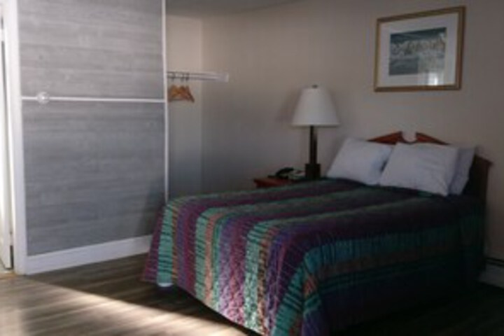 Town Line Motel