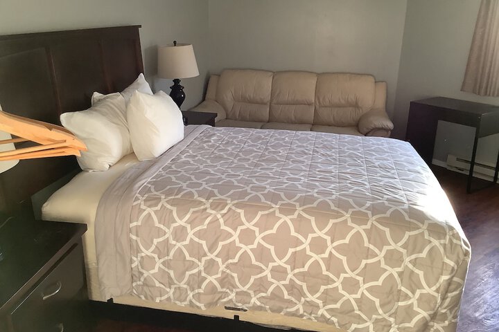 Room 28 of 42
