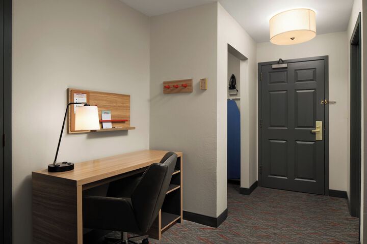 Room 20 of 28