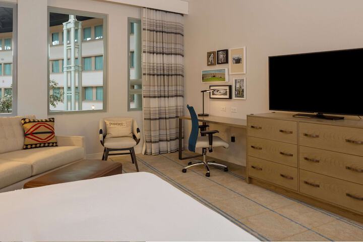 Room 37 of 59