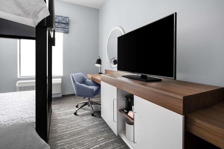 Room 32 of 52