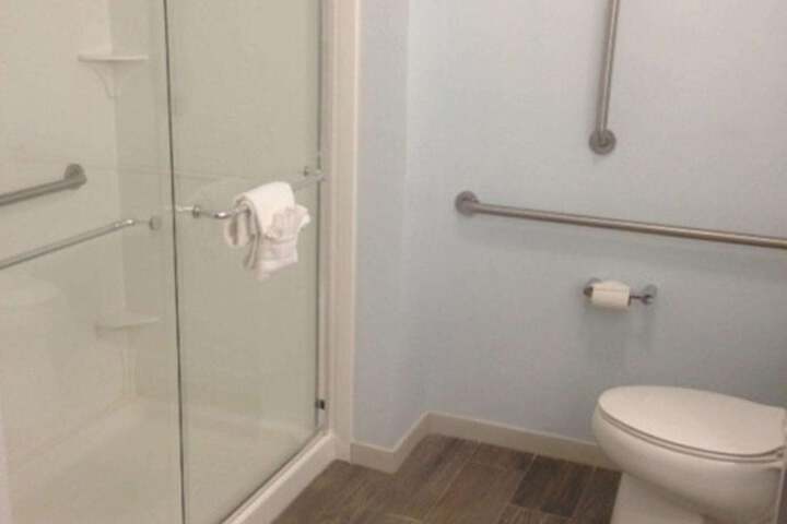 Room 10 of 23