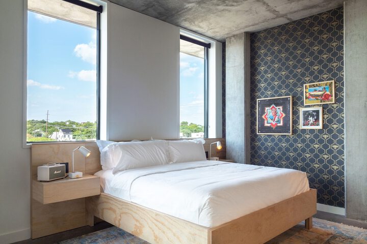 Room 11 of 60