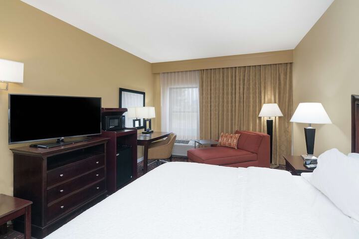 Room 9 of 40