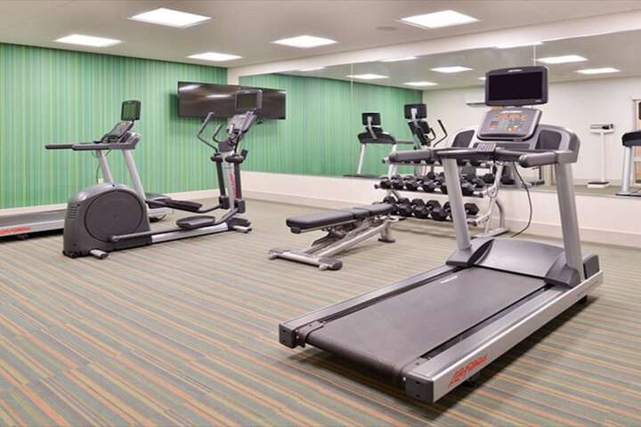 Holiday Inn Express & Suites Parkersburg East by IHG