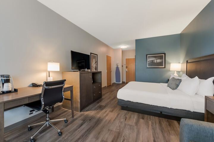 Room 21 of 32
