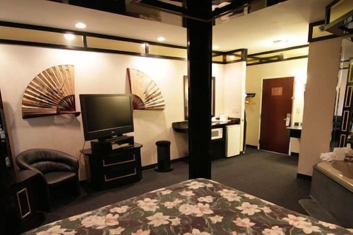 Room 23 of 39