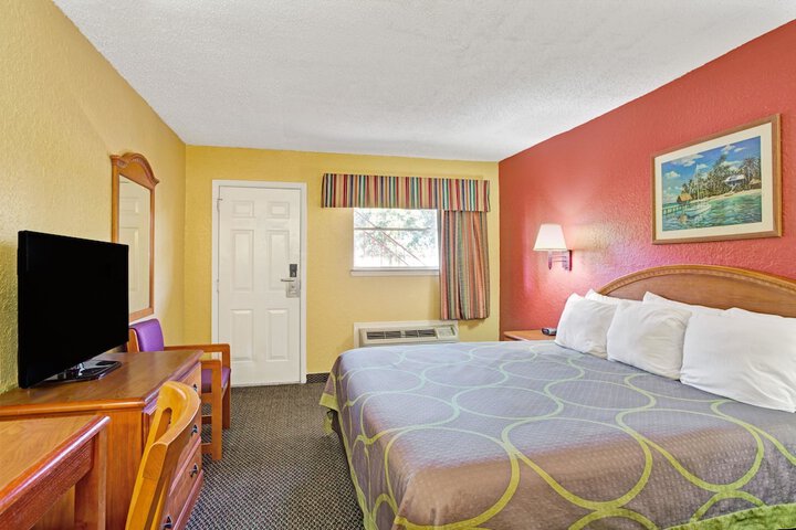 Room 15 of 35
