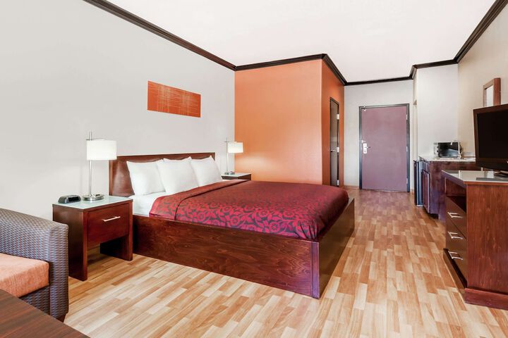 Room 7 of 13