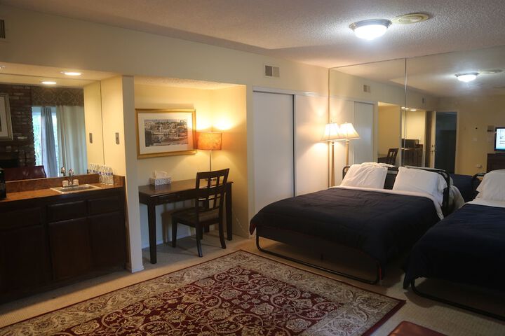 Room 9 of 33