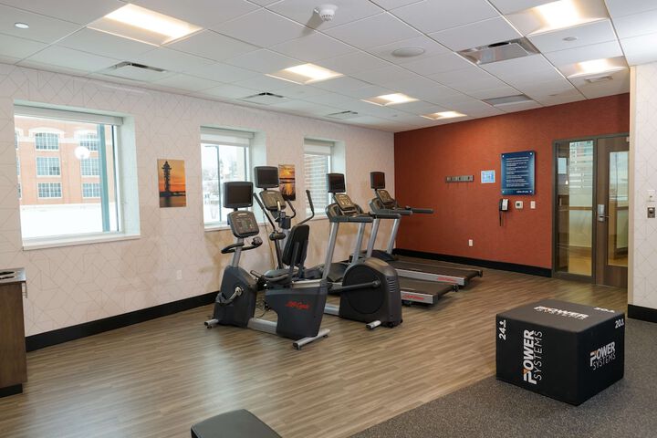 Hampton Inn & Suites Erie Bayfront