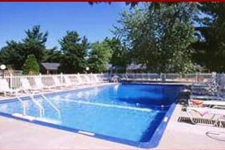 Pool 10 of 55