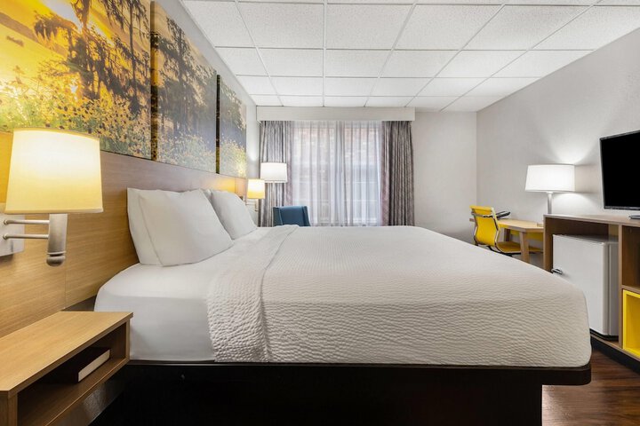 Days Inn by Wyndham Madisonville