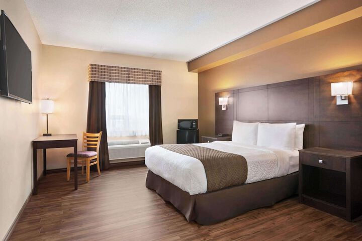 Room 16 of 36