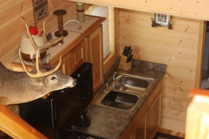 Lost Trail Cabins Buck Lodge