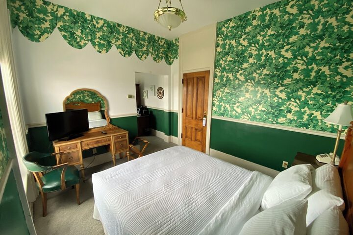 Room 57 of 75