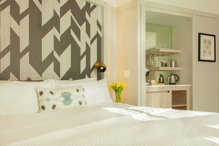 Room 9 of 40