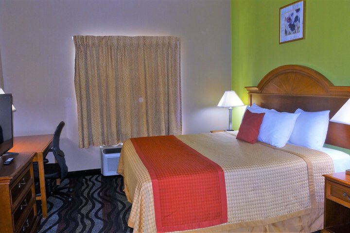 Room 18 of 37