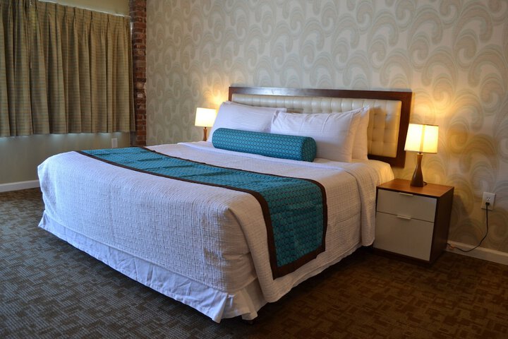 Room 28 of 43