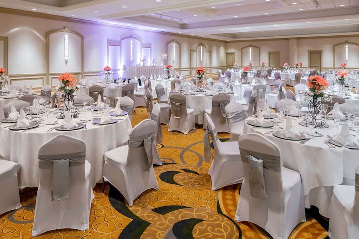 Hilton Indianapolis Hotel & Suites