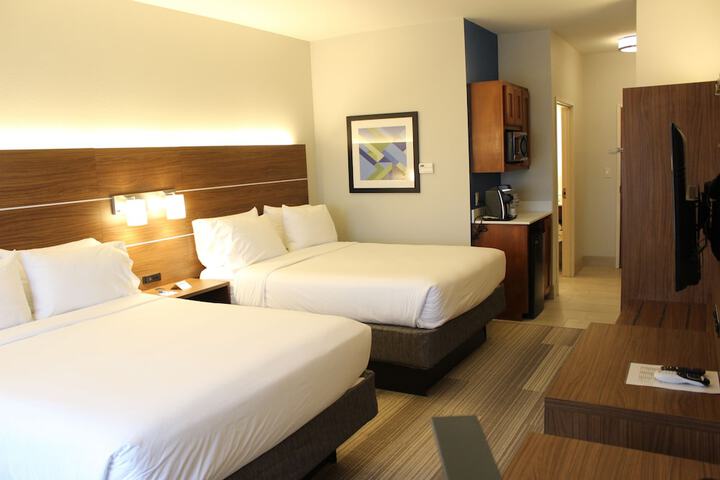 Room 28 of 68