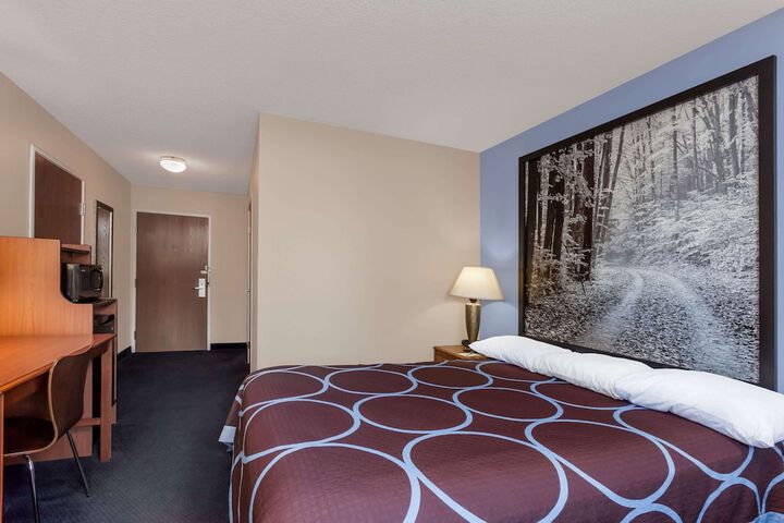 Room 10 of 36