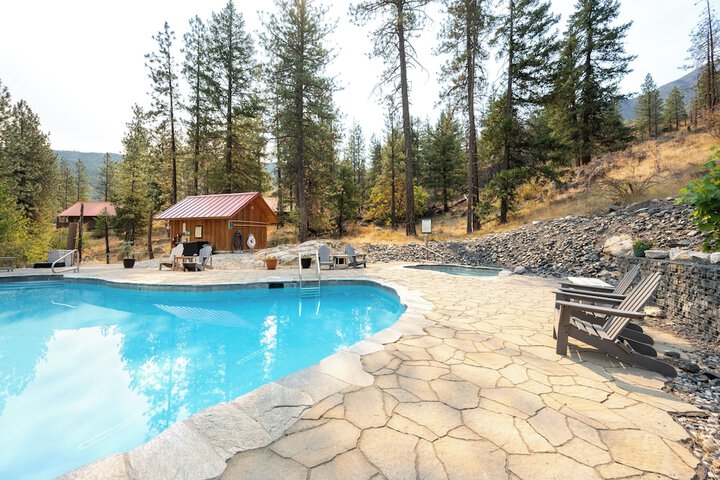 Sleeping Lady Mountain Resort & Spa