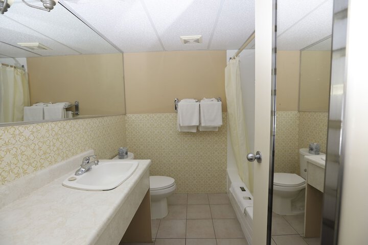 Room 13 of 17