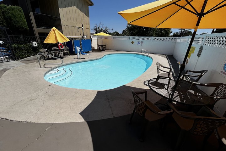 Pool 12 of 40