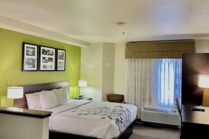 Room 16 of 34