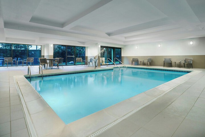 Courtyard by Marriott Chicago Midway Airport