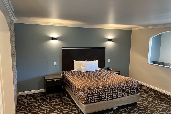 Room 58 of 66
