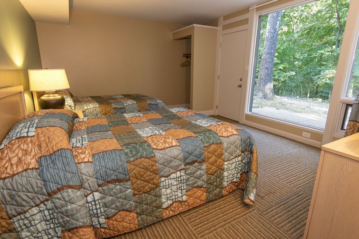 Room 34 of 133