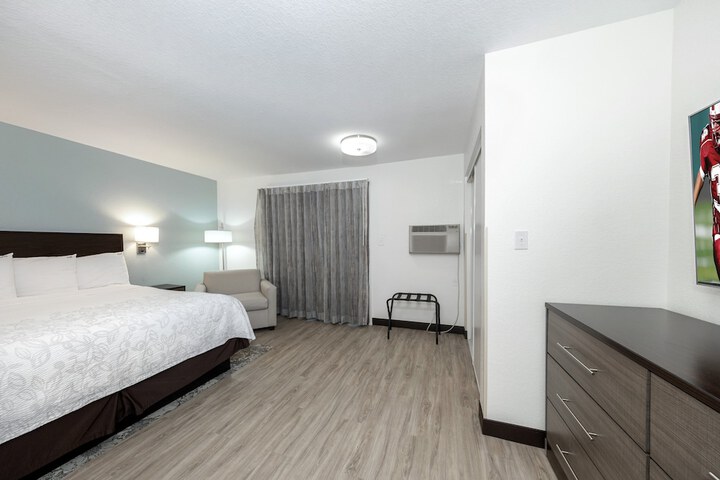Room 30 of 74