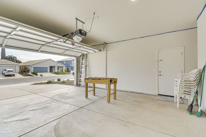 Chowchilla Home w / Private Patio!