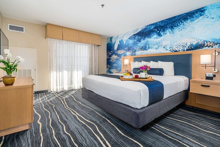 Room 10 of 60