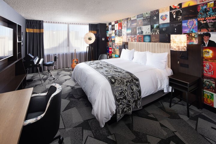 Saint Kate - The Arts Hotel