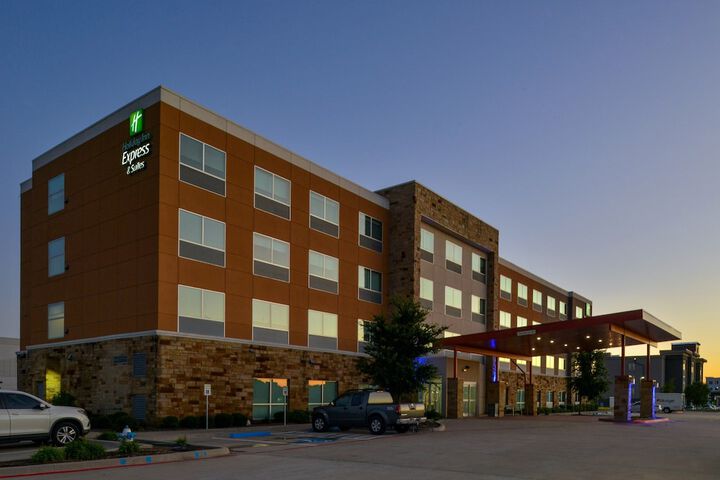 Holiday Inn Express & Suites Wylie West by IHG