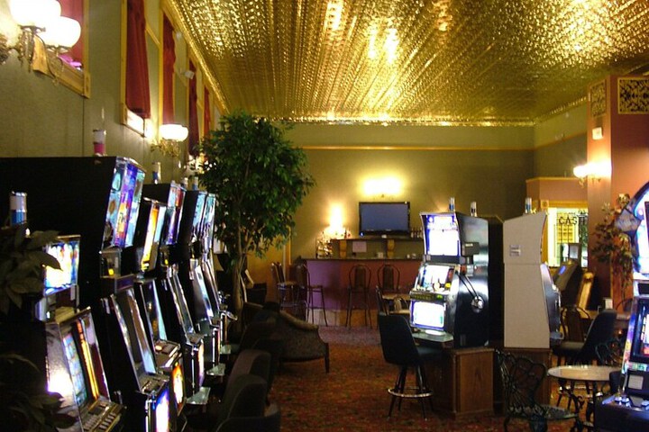 Martin & Mason Hotel