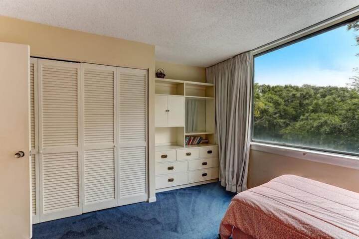 Room 28 of 50