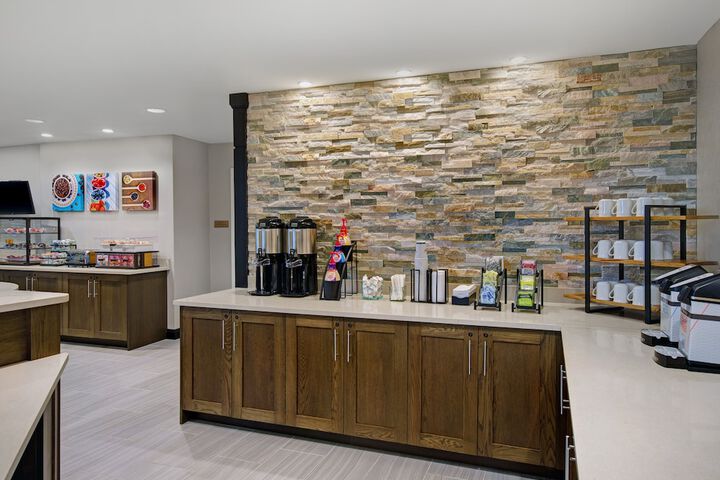 Staybridge Suites Sterling Heights - Detroit by IHG