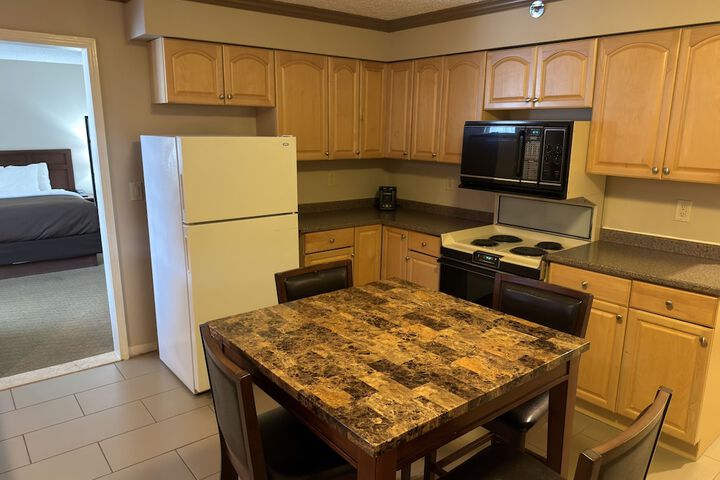 Wingate by Wyndham Utica