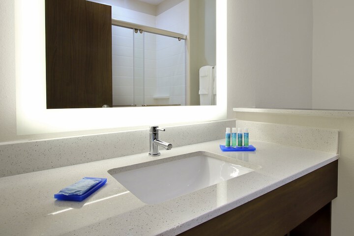 Room 15 of 29