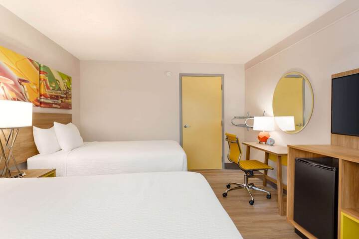 Room 10 of 36