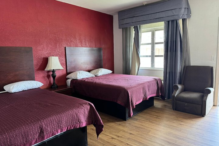 Room 32 of 40