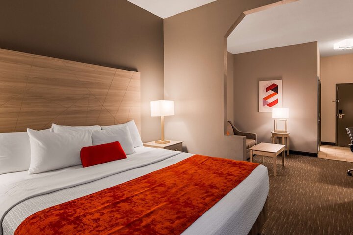 Best Western Plus New Cumberland Inn & Suites