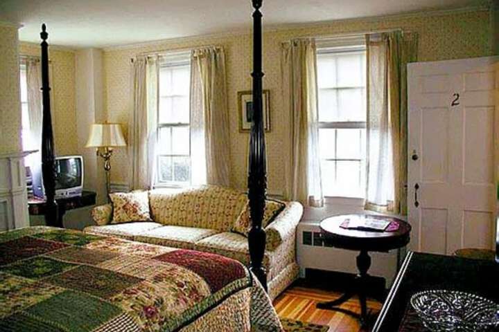 Room 9 of 33